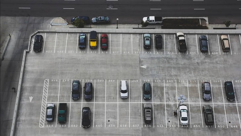 پارکینگ مزاحم و غیر مزاحم در ساختمان چیست؟