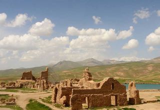 جاذبه تاریخی تخت سلیمان در آذربایجان