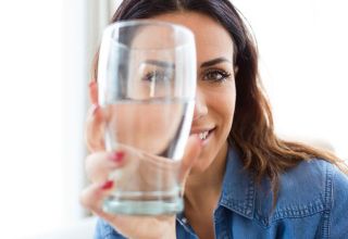 تاثیر نوشیدن آب در درمان بیماری ها