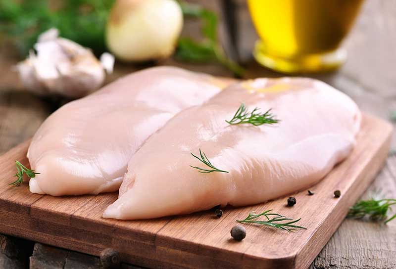 مرغ‌های هورمونی چه ضرری دارند؟