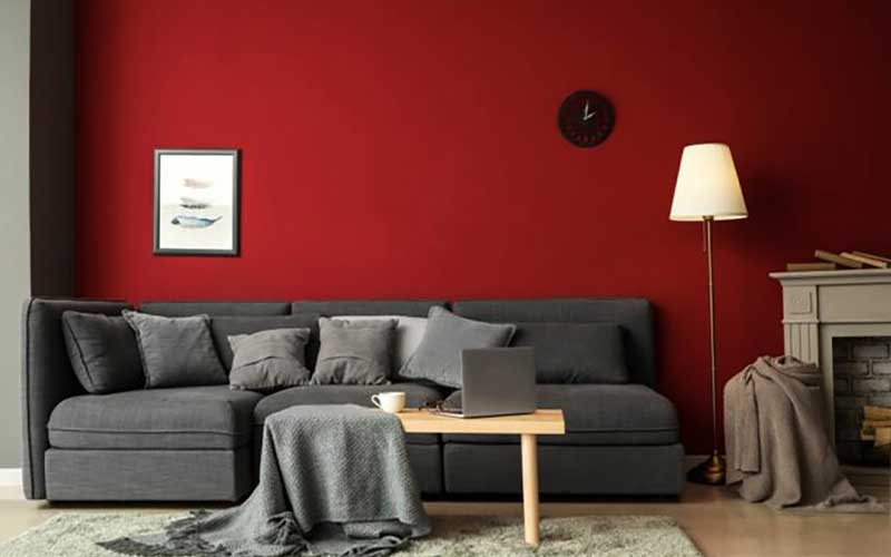 ترکیب رنگ قرمز، خاکستری، سفید برای اتاق نشیمن