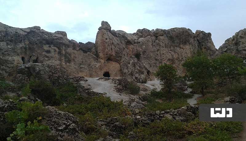 غار سنگی خالو حسین