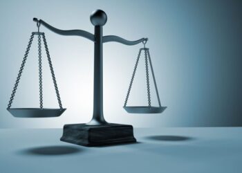 چطور در دعاوی مِلکی تهران، یک وکیل خبره انتخاب کنیم؟