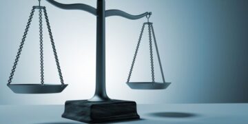 چطور در دعاوی مِلکی تهران، یک وکیل خبره انتخاب کنیم؟