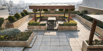 آیا میدانید مالک پشتبام کیست؟