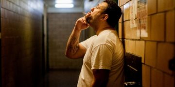 سیگار کشیدن در آپارتمان