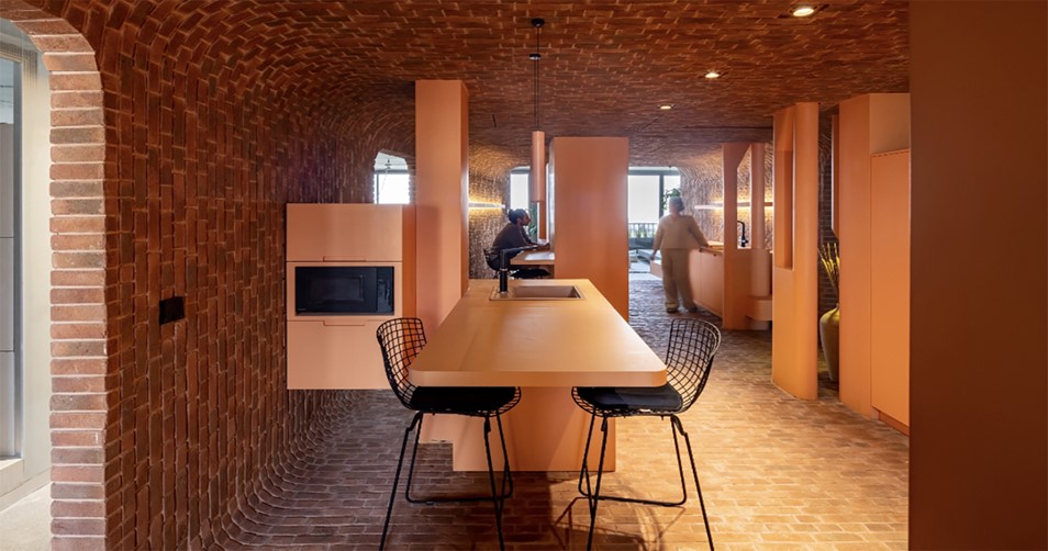 خانه با طراحی داخلی مدرن و کاربردی