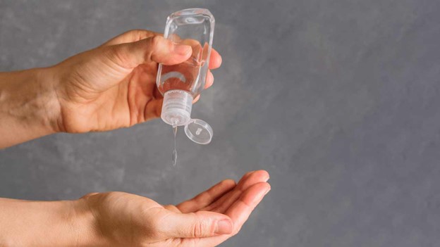 کاربردهای متنوع الکل ضدعفونی کننده دست در زندگی روزمره