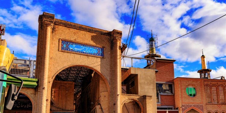 بازارهای سنتی تهران در ۱۴۰۴؛ راهنمای خرید ملک در نزدیکی بازار بزرگ و تجریش